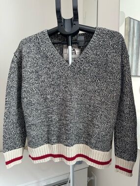 Women's Medium ROOTS Cabin Canada
Marled Red Stripe V-Neck Sweater